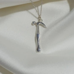 Dije "Martillo" Modelo N� 1