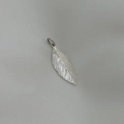 Dije "Hoja" Modelo N� 1