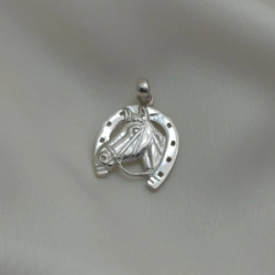 Dije "Caballo + Herradura"