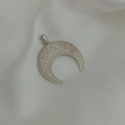 Dije "Luna"