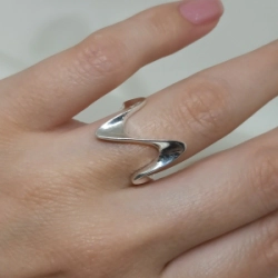 Anillo "Abstracto" Modelo N� 1