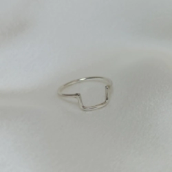 Anillo "Abstracto" medio cuadrado