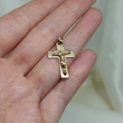 Dije cruz con Cristo - Modelo N� 16