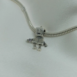 Dije tipo pandora - Robot
