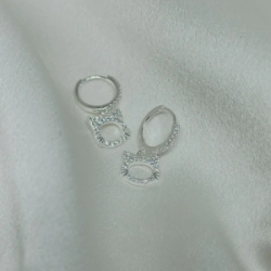 Aros cierre huggies + dije - Modelo N&deg; 22