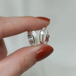 Aros huggies con nacar - Modelo N� 25