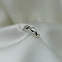 Anillo "abstracto" Modelo N� 61