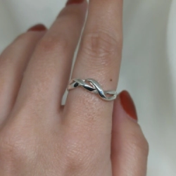 Anillo "abstracto" Modelo N� 61