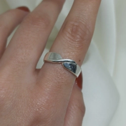 Anillo "abstracto" Modelo N� 65