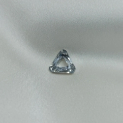 Dije Triangulo Cristal  - Blanco