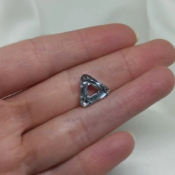 Dije Triangulo Cristal  - Blanco