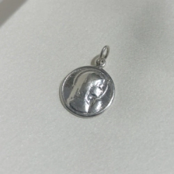 Dije Virgen Ni�a - Modelo N� 4 - 18 mm