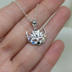 Dije flor de loto + siete chakras - Modelo N� 72