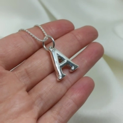 Dije Inicial "A" Grande - Inflada