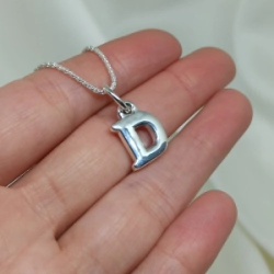 Dije Inicial "D" Chica - Inflada