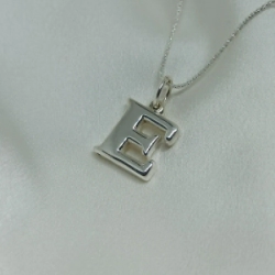 Dije Inicial "E" Grande - Inflada