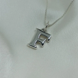 Dije Inicial "F" Grande - Inflada