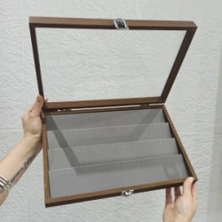 Exhibidor con vidrio - Modelo N� 5 - Gris