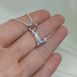 Dije Inicial "L" Chica - Inflada