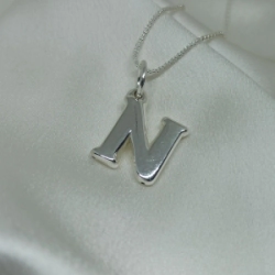 Dije Inicial "N" Grande - Inflada
