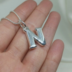 Dije Inicial "N" Grande - Inflada