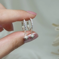 Aros cierre huggies + dije - Modelo N&deg; 07
