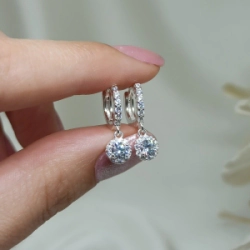 Aros cierre huggies + dije - Modelo N&deg; 08