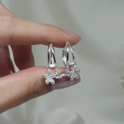 Aros cierre huggies + dije - Modelo N� 16