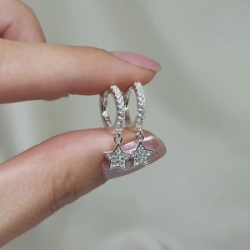 Aros cierre huggies + dije - Modelo N&deg; 19