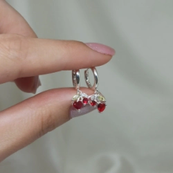 Aros cierre huggies + dije - Modelo N&deg;  23