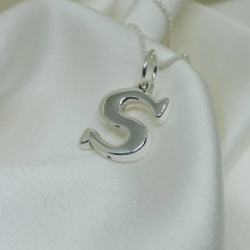 Dije Inicial "S" Grande - Inflada