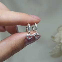 Aros cierre huggies + dije - Modelo N&deg; 30