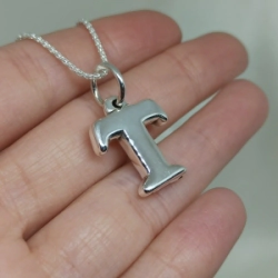 Dije Inicial "T" Grande - Inflada