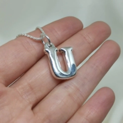 Dije Inicial "U" Grande - Inflada