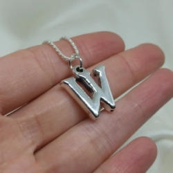 Dije Inicial "W" Grande - Inflada