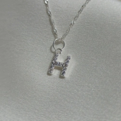 Dije Inicial "H" - Micropiedra
