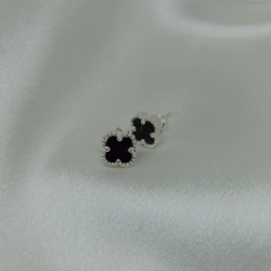 Aros pasantes tipo Vancleef negro - Modelo N� 49