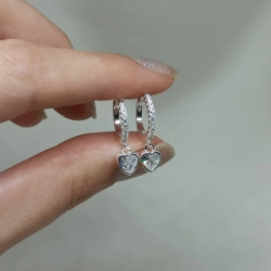 Aros cierre huggies + dije - Modelo N� 37