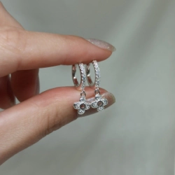 Aros cierre huggies + dije - Modelo N� 42