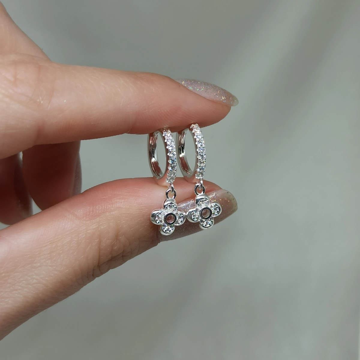 Aros cierre huggies + dije - Modelo N� 42 