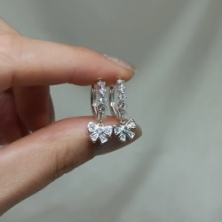 Aros cierre huggies + dije - Modelo N&deg; 43
