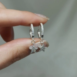 Aros cierre huggies + dije - Modelo N&deg; 45