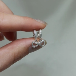 Aros cierre huggies + dije - Modelo N&deg; 50