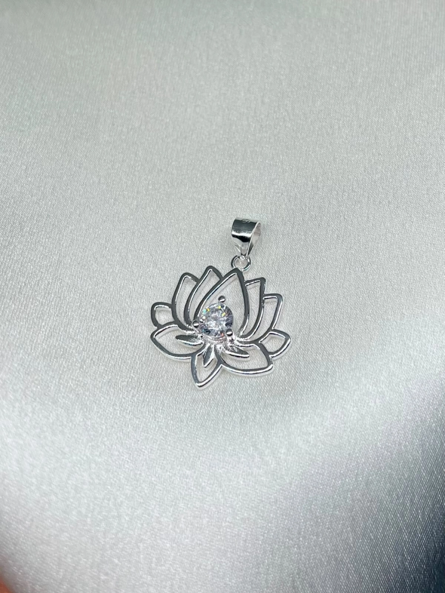 Dije Flor de Loto